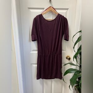 ARITZIA T Babaton Short Sleeve Dress Top in Deep Plum